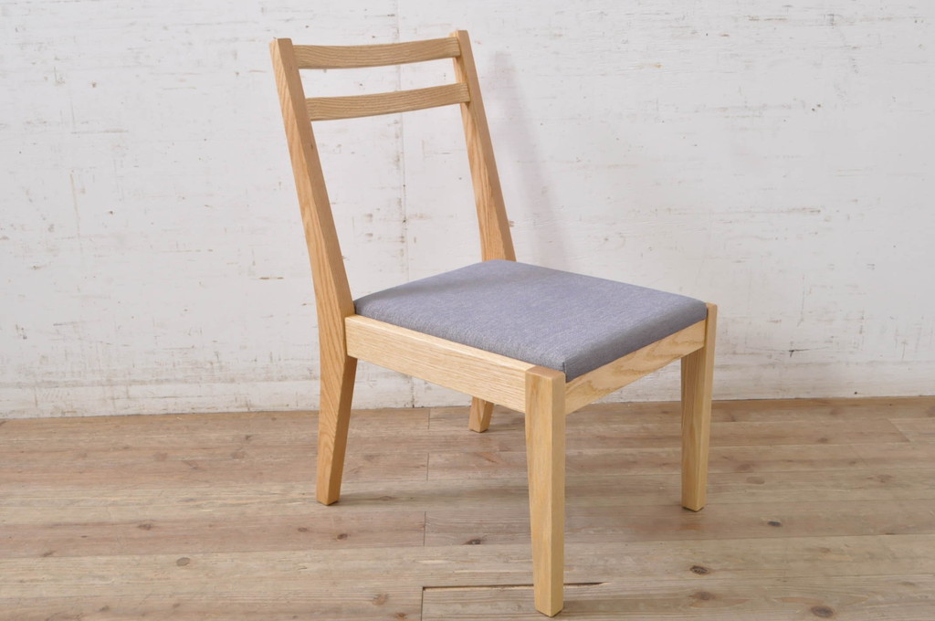 中古　短期展示品　美品　ヤクモ家具製作所　オーク材　シンプルチェア(SC40RO)　 クッションタイプ　ナチュラルな風合いが優しい印象のチェア3脚セット(ダイニングチェア、椅子、イス、バラ売り可能)(定価3脚で約10万5千円)(R-069799)