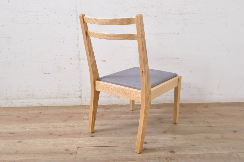 中古　短期展示品　美品　ヤクモ家具製作所　オーク材　シンプルチェア(SC40RO)　 クッションタイプ　ナチュラルな風合いが優しい印象のチェア3脚セット(ダイニングチェア、椅子、イス、バラ売り可能)(定価3脚で約10万5千円)(R-069799)
