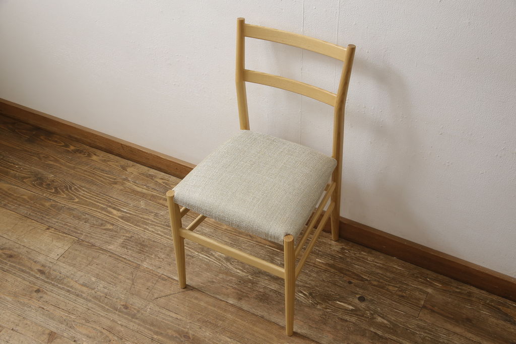 中古　美品　Cassinaixc.(カッシーナイクスシー)　オーク材　スタイリッシュなデザインが魅力的なメイクアップドレッサー+チェアセット(鏡台、ミラー、チェア、椅子)(定価約55万円)(R-059742)