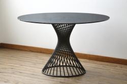中古　美品　イタリア　calligaris(カリガリス)　VORTEX(ヴォルテックス)　強化ガラス天板　螺旋状のベースがエレガントなラウンドテーブル(丸テーブル、2人掛けダイニングテーブル、4人掛けダイニングテーブル、食卓)(定価約23万円)(R-082116)