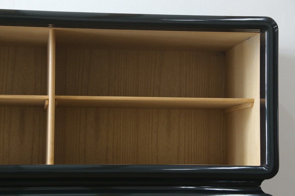 中古　展示品　美品　讃岐塗り　漆塗り　モダンな高級中桐箪笥(定価約180万円)(和箪笥、着物たんす、和服タンス、重ねタンス)(R-058156)