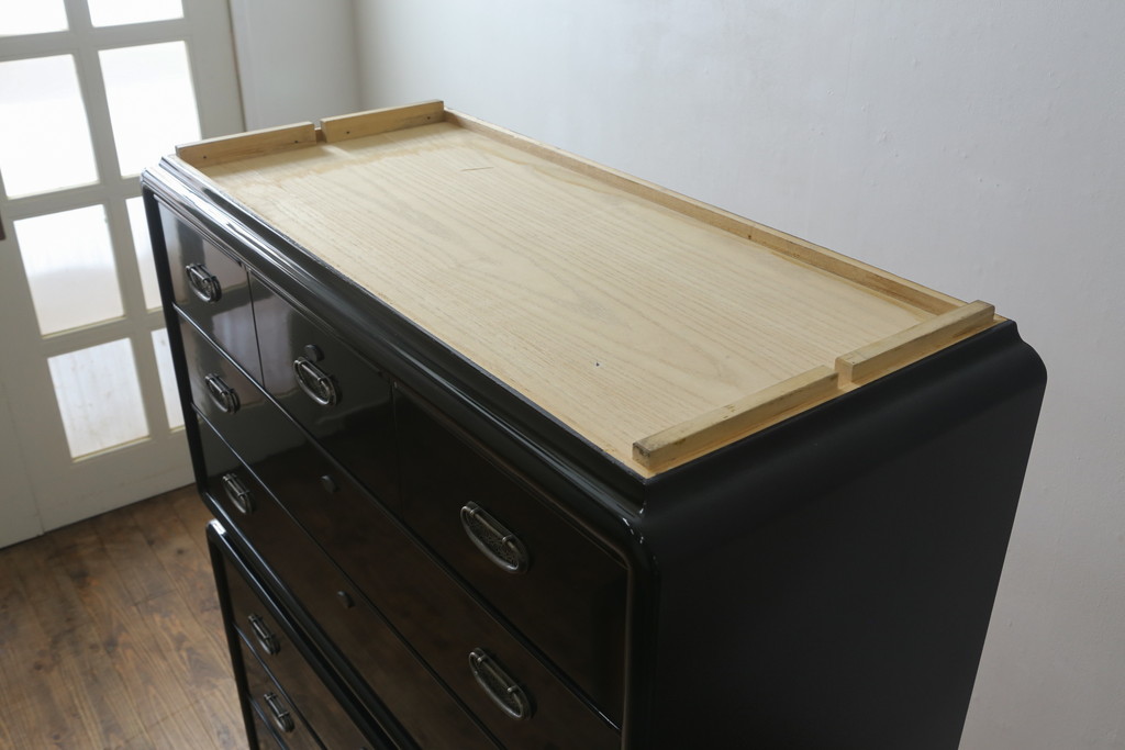 中古　展示品　美品　讃岐塗り　漆塗り　モダンな高級中桐箪笥(定価約180万円)(和箪笥、着物たんす、和服タンス、重ねタンス)(R-058156)