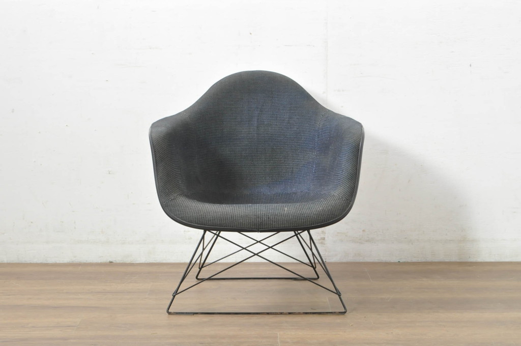 アメリカビンテージ　Modern Furniture Sales(モダンファニチャーセールス社) 現Hermanmiller(ハーマンミラー社)　Charles & Ray Eames(チャールズ&レイ・イームズ)　ローワイヤーベース　ファイバーグラス　洗練されたデザインがおしゃれなLARアームシェルチェア(ラウンジチェア、椅子、イス、ヴィンテージ)(R-080719)