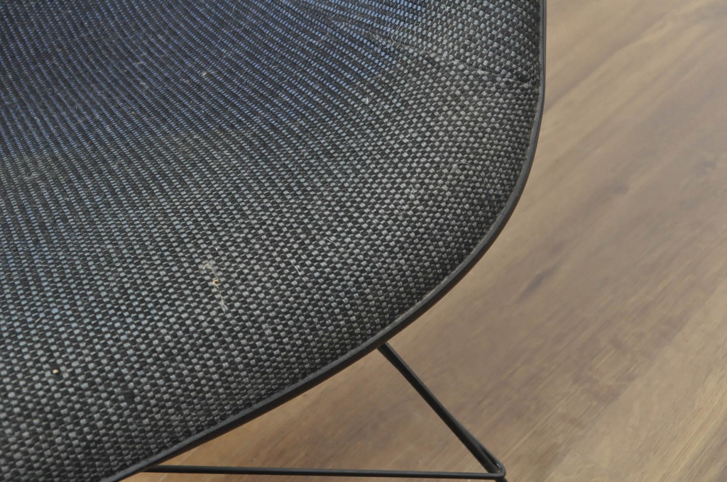 アメリカビンテージ　Modern Furniture Sales(モダンファニチャーセールス社) 現Hermanmiller(ハーマンミラー社)　Charles & Ray Eames(チャールズ&レイ・イームズ)　ローワイヤーベース　ファイバーグラス　洗練されたデザインがおしゃれなLARアームシェルチェア(ラウンジチェア、椅子、イス、ヴィンテージ)(R-080719)
