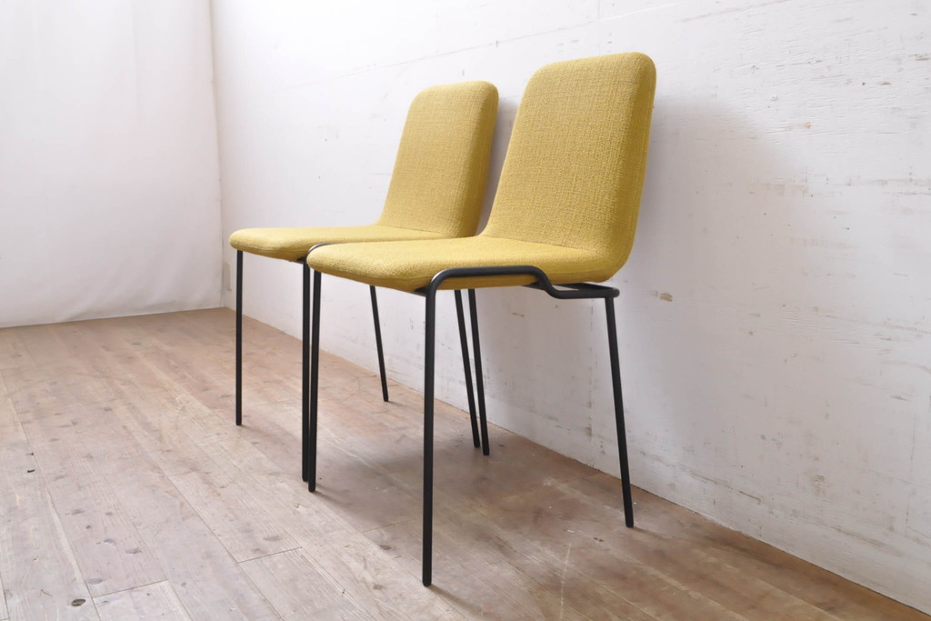 中古　極美品　リーン・ロゼ(ligne roset)　ロゼタダオ(ROSETTADAO)　クラシックなデザインと丸みのあるフォルムが優しい印象のダイニングチェア2脚セット(リーンロゼ、椅子、イス、バラ売り可能)(定価2脚で約21万円)(R-068133)