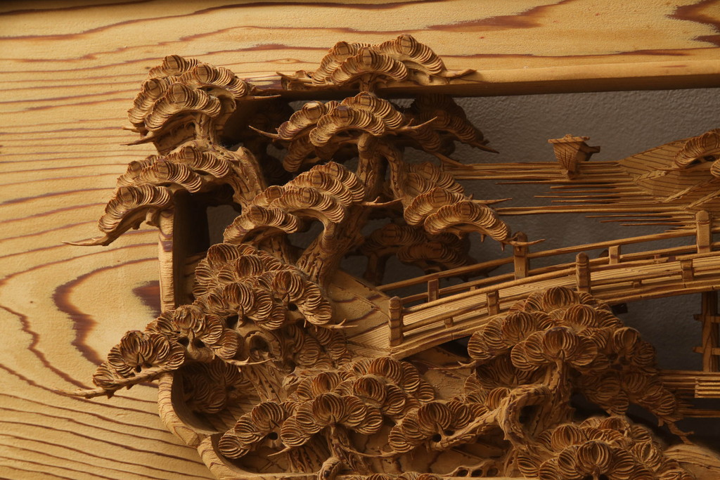 アンティーク建具　高級品!!　厚みある緻密な彫り込みの彫刻が美しい欄間1枚(明り取り、明かり取り)(R-066247)