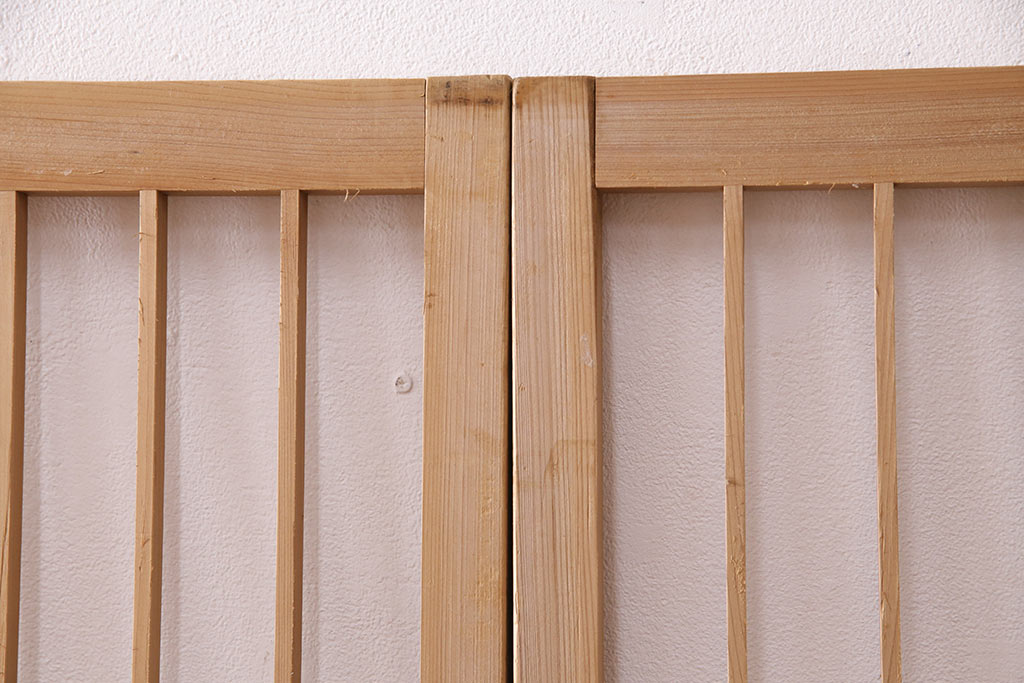 アンティーク建具　昭和初期　ダイヤガラス　素朴な木の風合いが味わい深い縦額入り障子戸4枚セット(引き戸、建具)(R-049520)