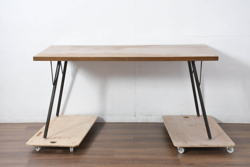 中古　Journal Standard Furniture(ジャーナルスタンダードファニチャー)　インダストリアルデザインがおしゃれなSens(サンク)ダイニングテーブル(4人掛け、食卓、作業台)(定価約91000円)(R-082123)