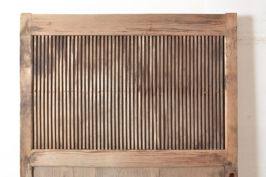 アンティーク建具　総栗材　情緒溢れる空間作りに!味のある風合いが魅力の蔵戸(引き戸、玄関戸)(R-048481)