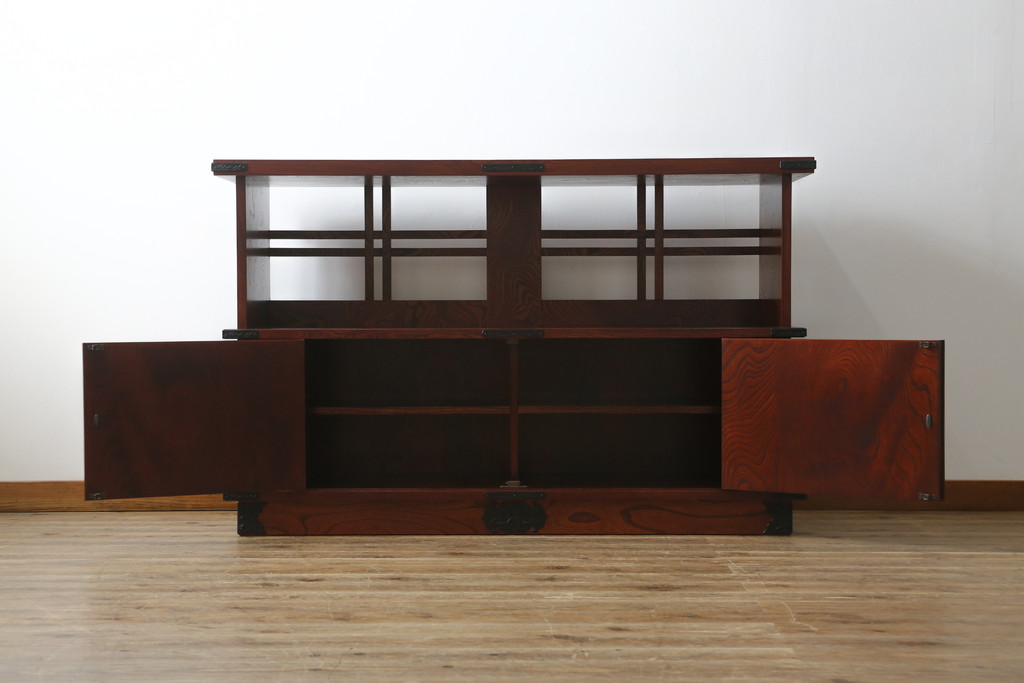 中古　美品　岩谷堂箪笥　和モダンな空間づくりにおすすめの飾り棚(陳列棚、収納棚、戸棚、茶棚)(R-081438)