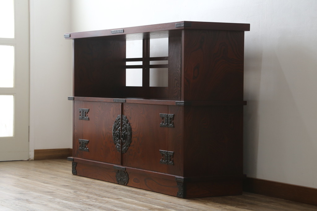 中古　美品　岩谷堂箪笥　和モダンな空間づくりにおすすめの飾り棚(陳列棚、収納棚、戸棚、茶棚)(R-081438)