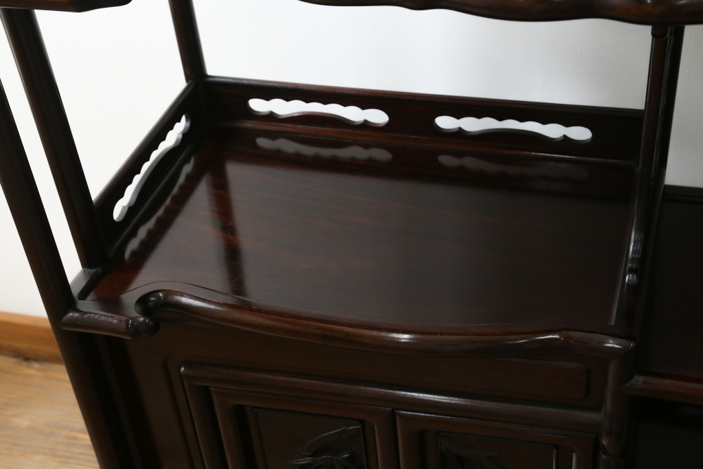 中古　民芸家具　花梨(カリン、唐木)　深みのある色合いが美しい飾り棚(戸棚、茶棚、違い棚)(R-057784)