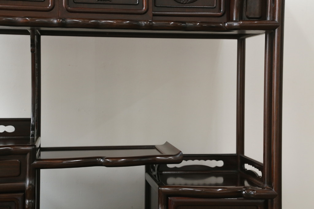 中古　民芸家具　花梨(カリン、唐木)　深みのある色合いが美しい飾り棚(戸棚、茶棚、違い棚)(R-057784)