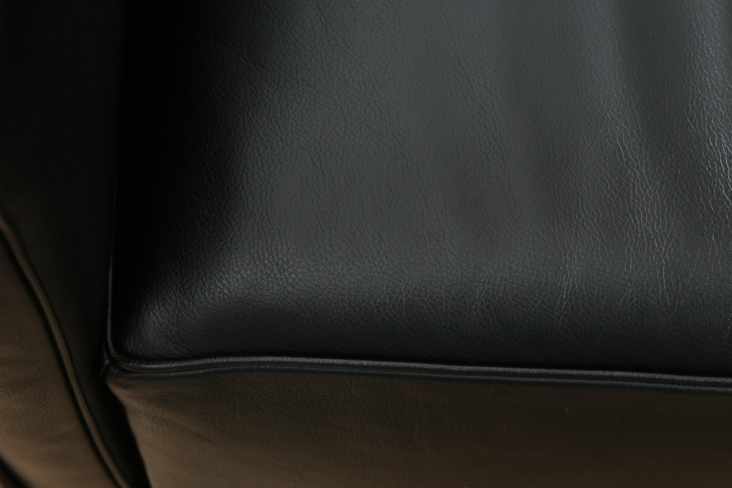 中古 Cassina(カッシーナ) ル・コルビュジエ(Le Corbusier) LC3 中古 Cassina(カッシーナ) ル・コルビュジエ(Le Corbusier) LC3