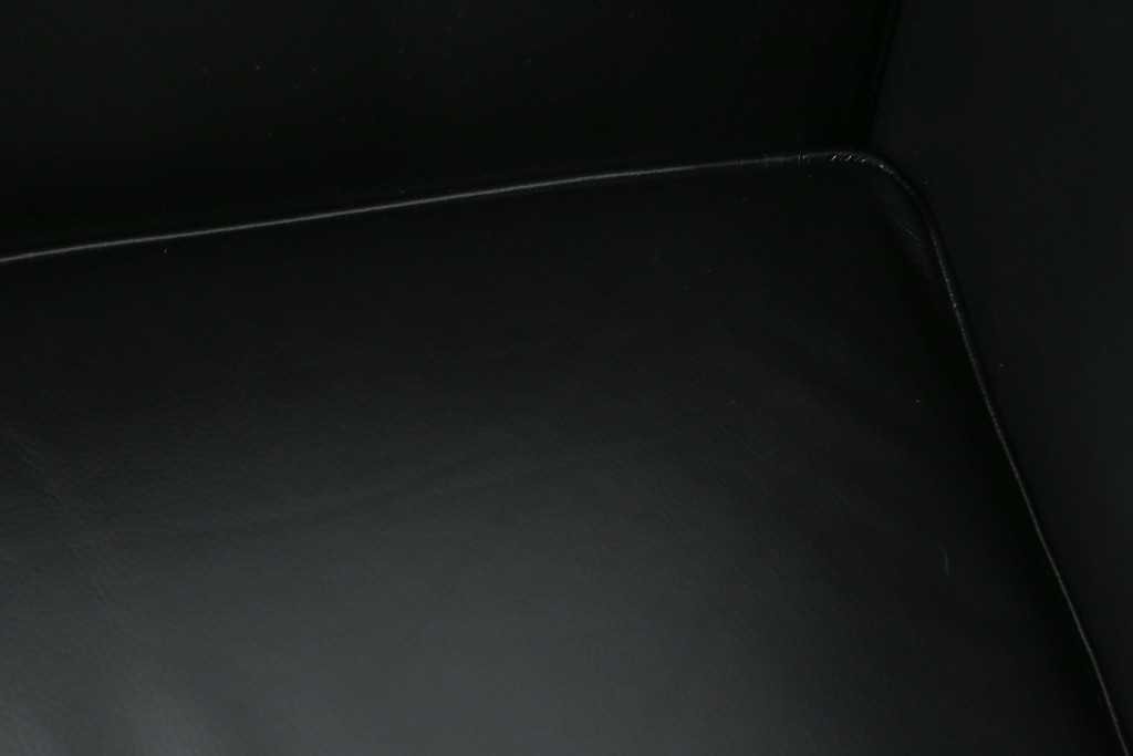 中古 Cassina(カッシーナ) ル・コルビュジエ(Le Corbusier) LC3 中古 Cassina(カッシーナ) ル・コルビュジエ(Le Corbusier) LC3