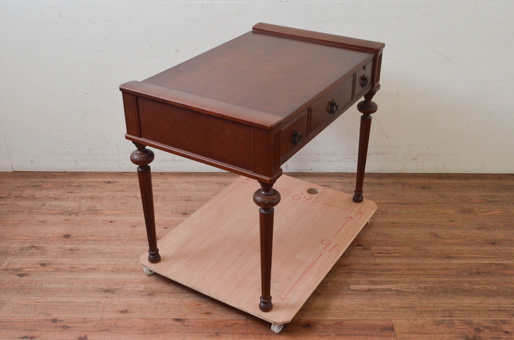 中古 美品 国会議事堂納品の高級家具メーカー 徳田家具 特徴的な 中古 美品 国会議事堂納品の高級家具メーカー 徳田家具 特徴的な