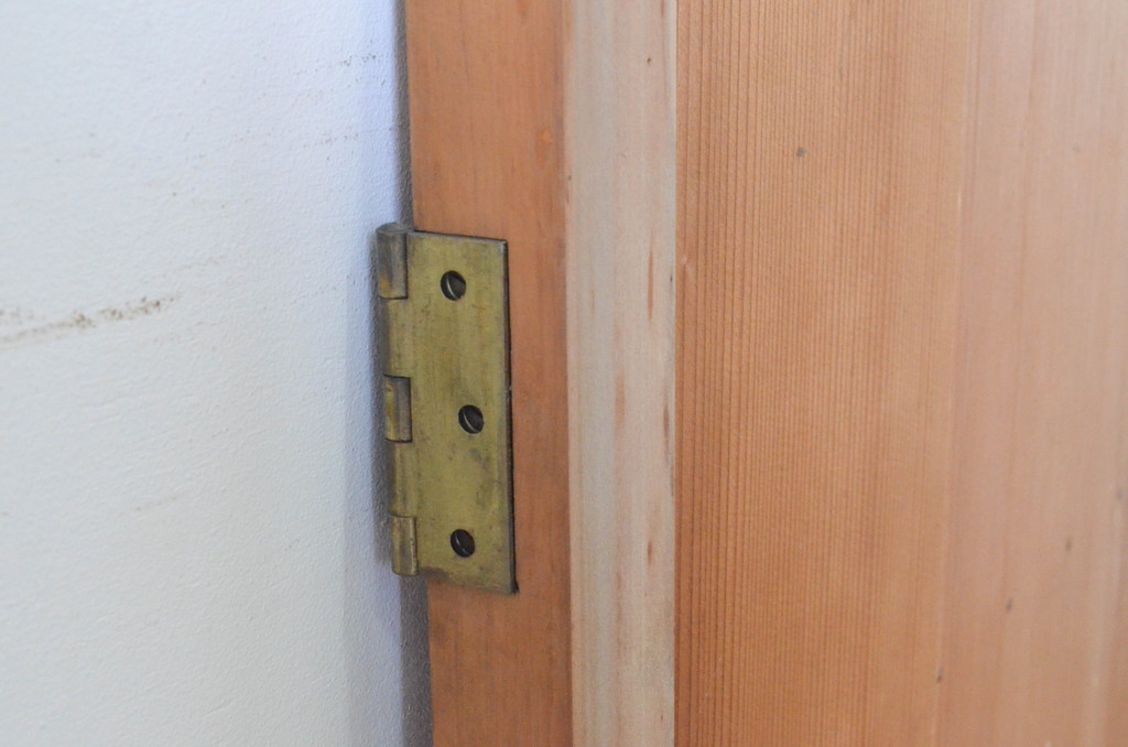 アンティーク建具　細かなマス目(升目)格子が美しい両開き扉1対(2枚セット)(きつね格子、狐格子、窓、木製戸)(R-065339)