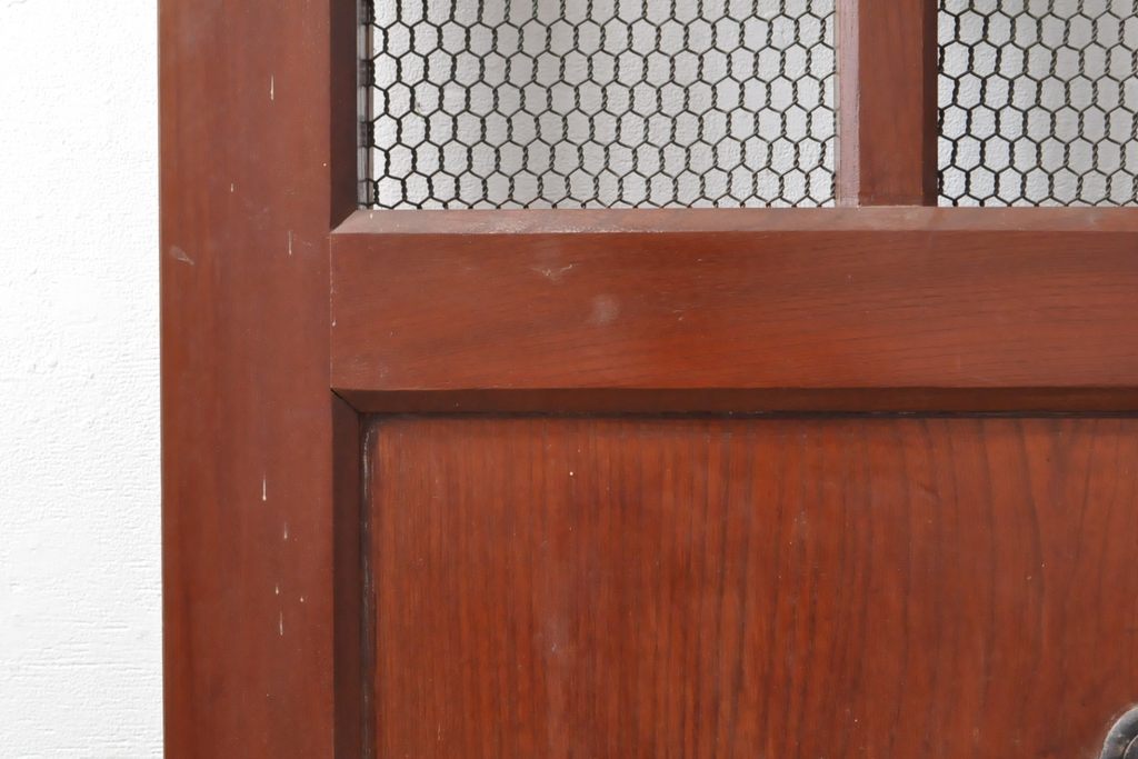 アンティーク建具　大きな金具が存在感抜群!漆の綺麗な格子蔵戸1枚(格子戸、マス目、升目、引き戸、玄関戸)(R-057455)