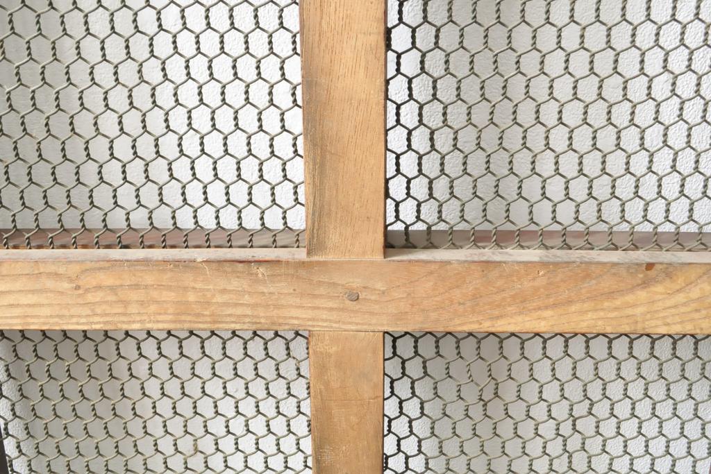 アンティーク建具 大きな金具が存在感抜群!漆の綺麗な格子蔵戸1