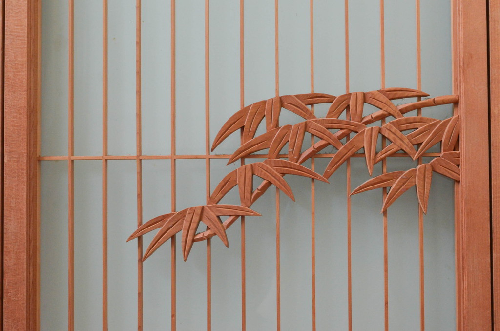 アンティーク建具　躍動感あふれる虎の彫刻が目を惹く書院戸4枚セット(窓、引き戸、ガラス戸)(R-076067)
