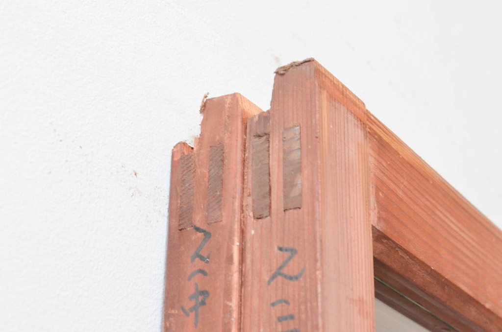 アンティーク建具　趣ある木味が魅力的なガラス戸2枚セット(引き戸)(R-076054)