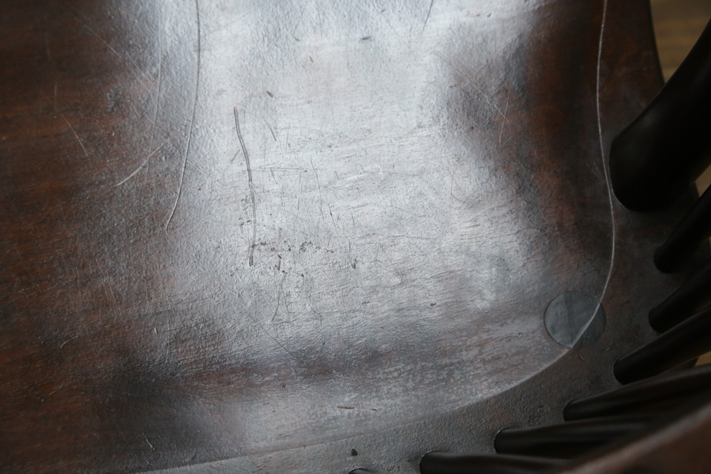 中古　美品　松本民芸家具　509C型　美しいシルエットが目を引くウィンザーチェア2脚セット(アームチェア、板座チェア、椅子、イス、バラ売り可能)(定価2脚で約34万円)(R-080386)