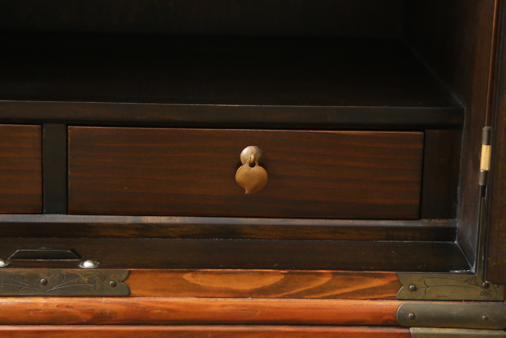 中古　美品　李朝　作りの良い真鍮(しんちゅう)金具が魅力的なキャビネット(サイドキャビネット、サイドテーブル、箪笥、収納棚、戸棚)(R-080379)