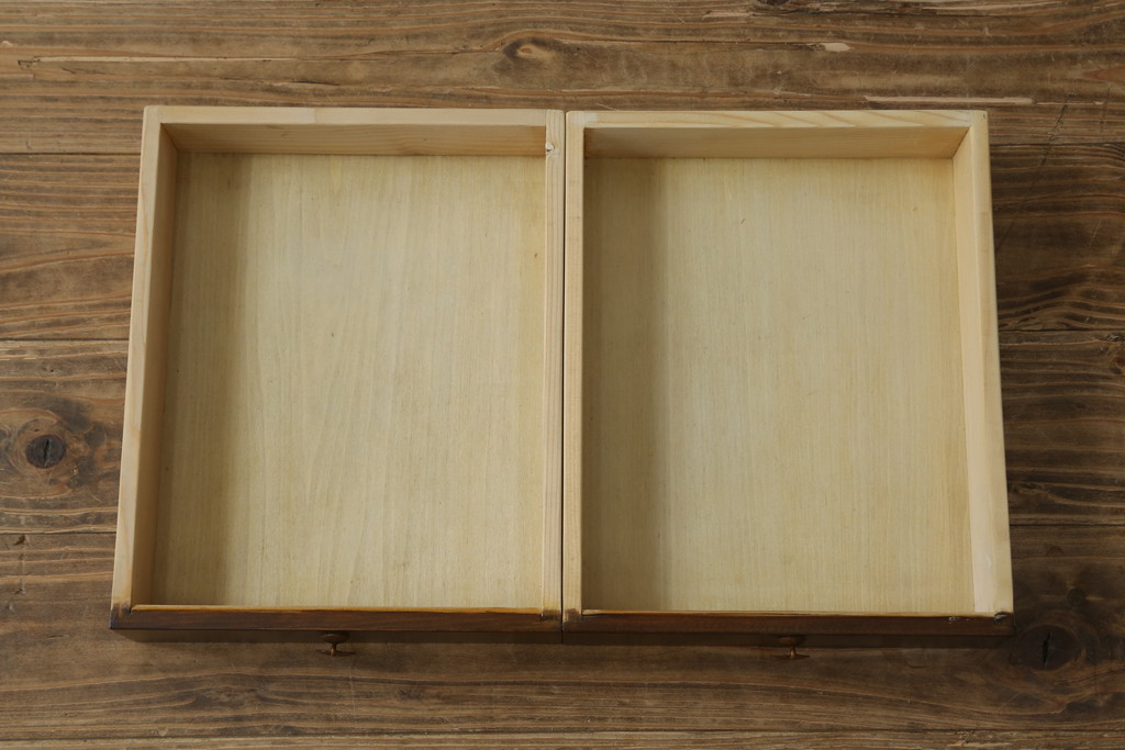 中古　美品　李朝　作りの良い真鍮(しんちゅう)金具が魅力的なキャビネット(サイドキャビネット、サイドテーブル、箪笥、収納棚、戸棚)(R-080379)