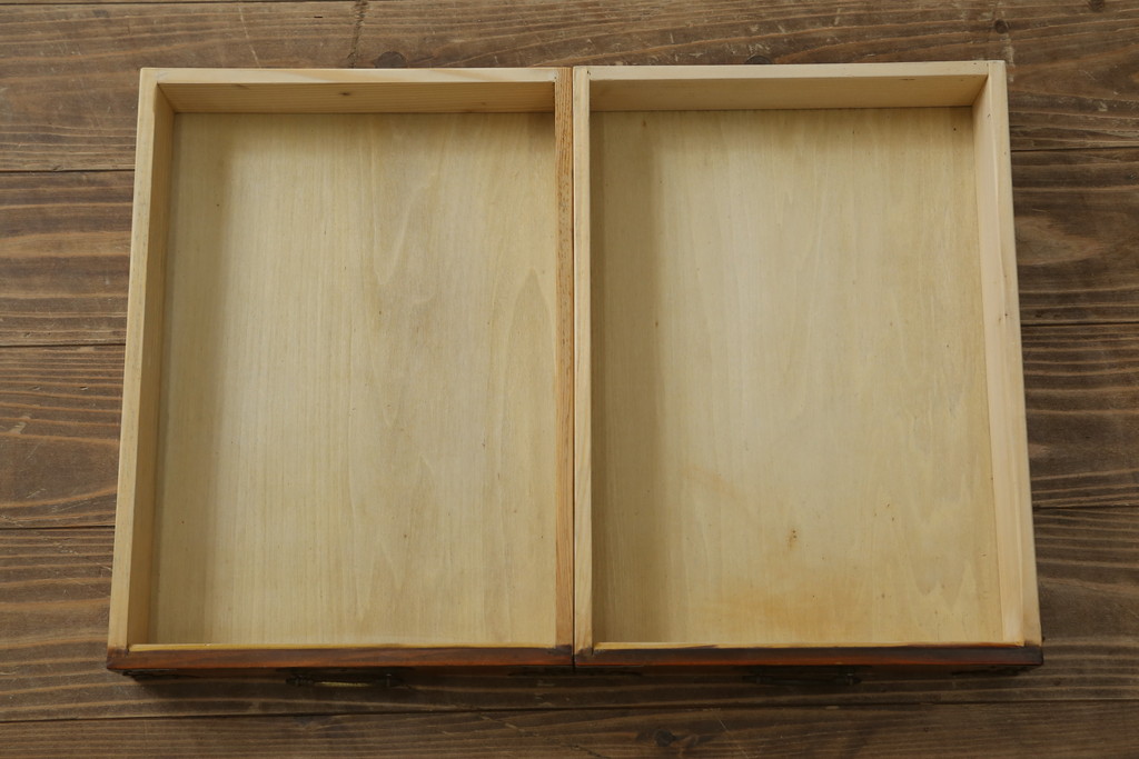 中古　美品　李朝　作りの良い真鍮(しんちゅう)金具が魅力的なキャビネット(サイドキャビネット、サイドテーブル、箪笥、収納棚、戸棚)(R-080379)