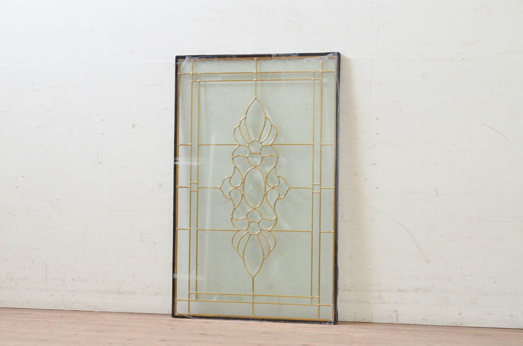 未使用品　大和(やまと)　デットストック品のステンドグラス(建具、ドア、窓、照明、衝い立て、衝立、つい立て)(定価約9万6千円)(R-072993)