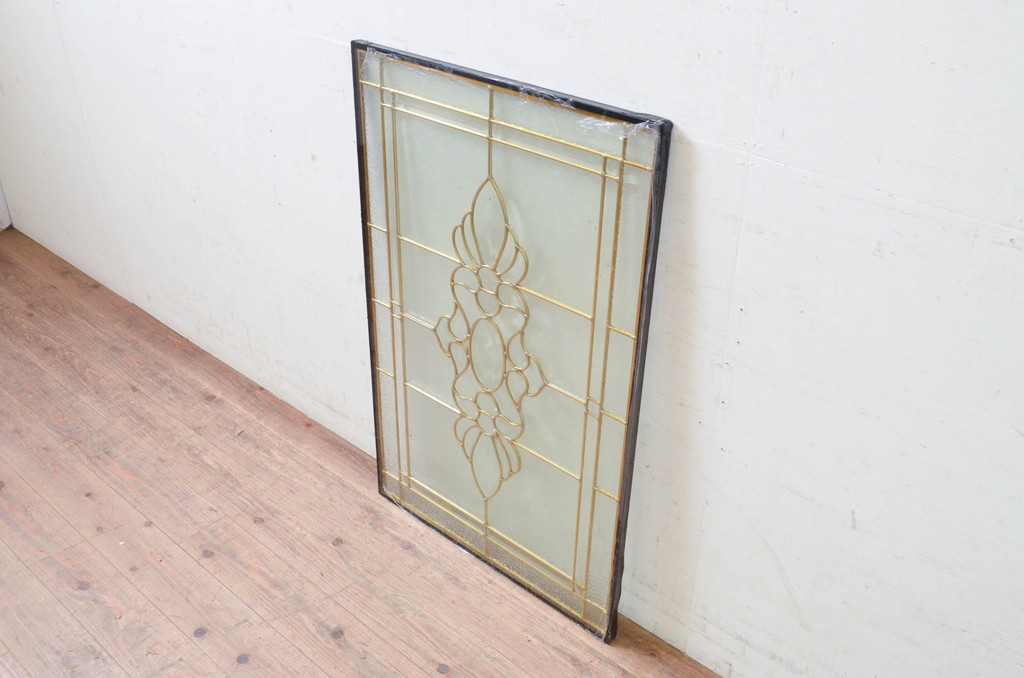 未使用品　大和(やまと)　デットストック品のステンドグラス(建具、ドア、窓、照明、衝い立て、衝立、つい立て)(定価約9万6千円)(R-072993)