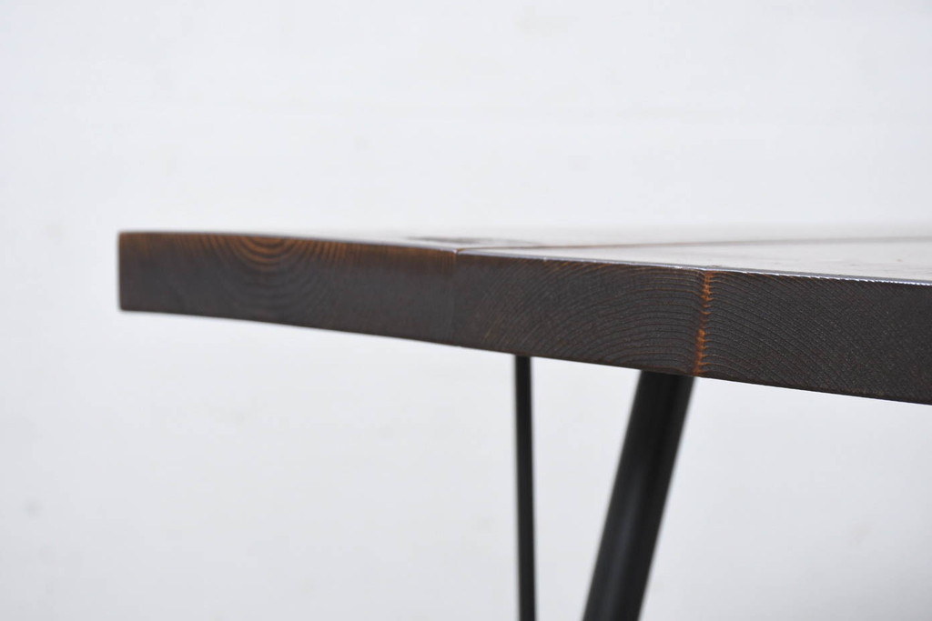 中古　美品　パイン材　ACME Furniture(アクメ ファニチャー)　木のぬくもりを感じる天板とすっきりとした脚が素敵なダイニングテーブル(4人掛け、食卓、作業台)(R-082294)