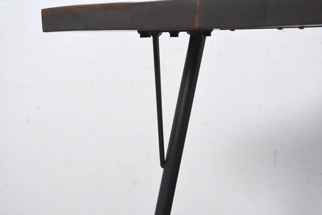中古　美品　パイン材　ACME Furniture(アクメ ファニチャー)　木のぬくもりを感じる天板とすっきりとした脚が素敵なダイニングテーブル(4人掛け、食卓、作業台)(R-082294)