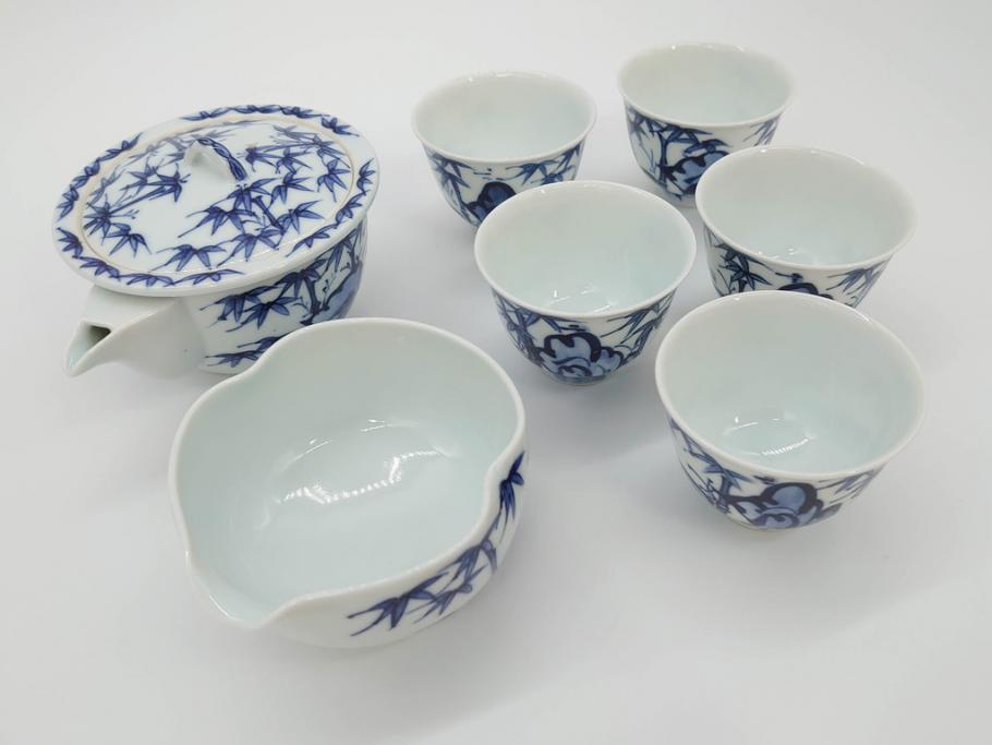 平安　京泉作　染付　岩竹絵のデザインが目を惹く煎茶器セット(急須、湯冷まし、湯呑み5客、共箱付き、和食器、茶道具、茶器)(R-069704)