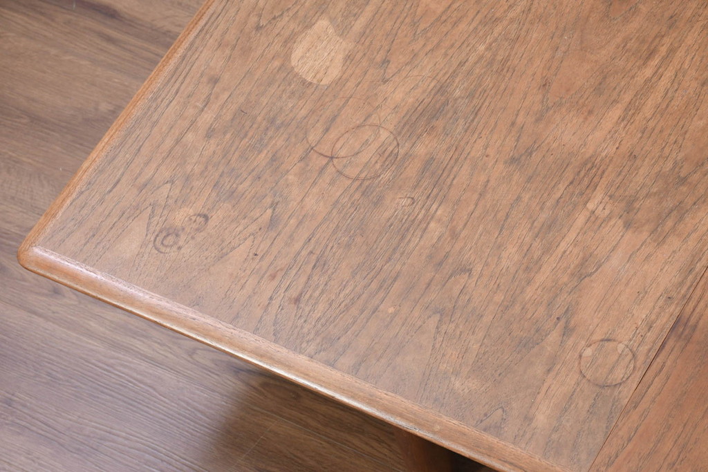 北欧ビンテージ　チーク材　無駄のないデザインが使い勝手の良いローテーブル(エクステンションテーブル、センターテーブル、リビングテーブル、座卓、ヴィンテージ)(R-082298)