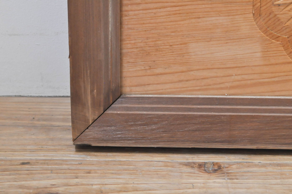 ビンテージ建具　風情ある松と城の図柄が美しい彫刻欄間2枚セット(明かり取り、明り取り、ヴィンテージ)(R-073601)