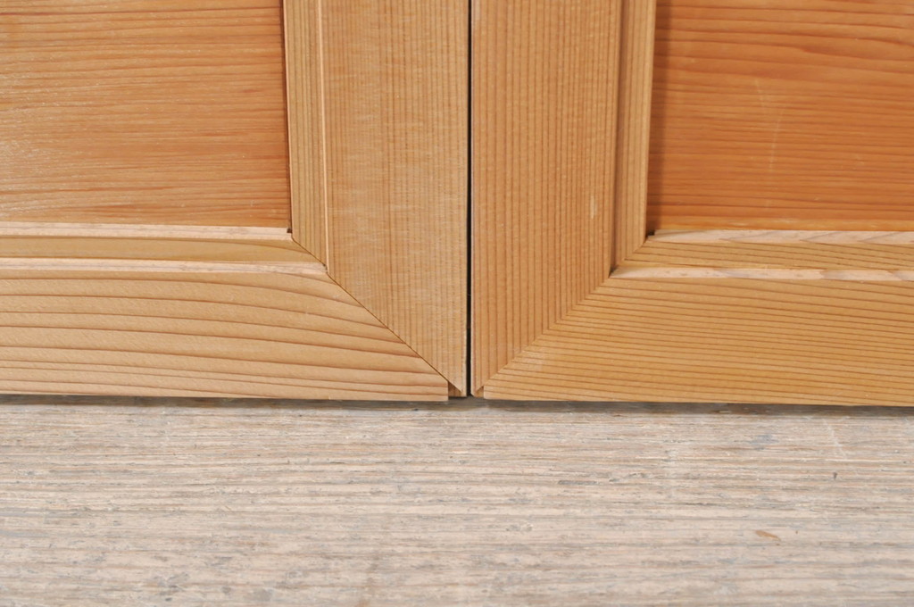 ビンテージ建具　躍動感あふれる鶴と松が目を惹く彫刻欄間2枚セット(明かり取り、明り取り、ヴィンテージ)(R-073598)