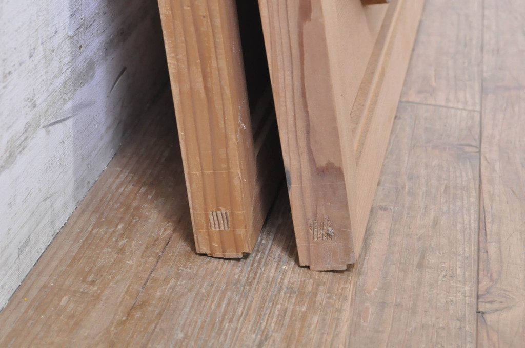 ビンテージ建具　躍動感あふれる鶴と松が目を惹く彫刻欄間2枚セット(明かり取り、明り取り、ヴィンテージ)(R-073598)