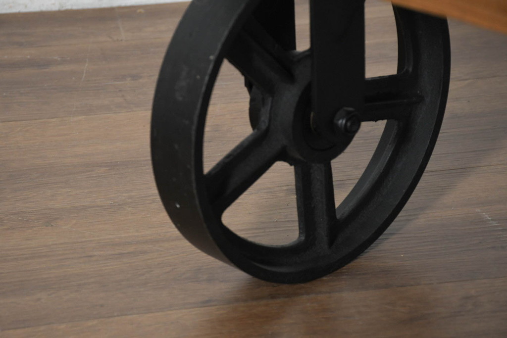 中古　品切れで入手困難品　tohma(東馬)　UP291 PULLEY2 CT BK　トロリーテーブル　インダストリアルスタイルの空間づくりに活躍する車輪付きローテーブル(センターテーブル、リビングテーブル)(R-082300)