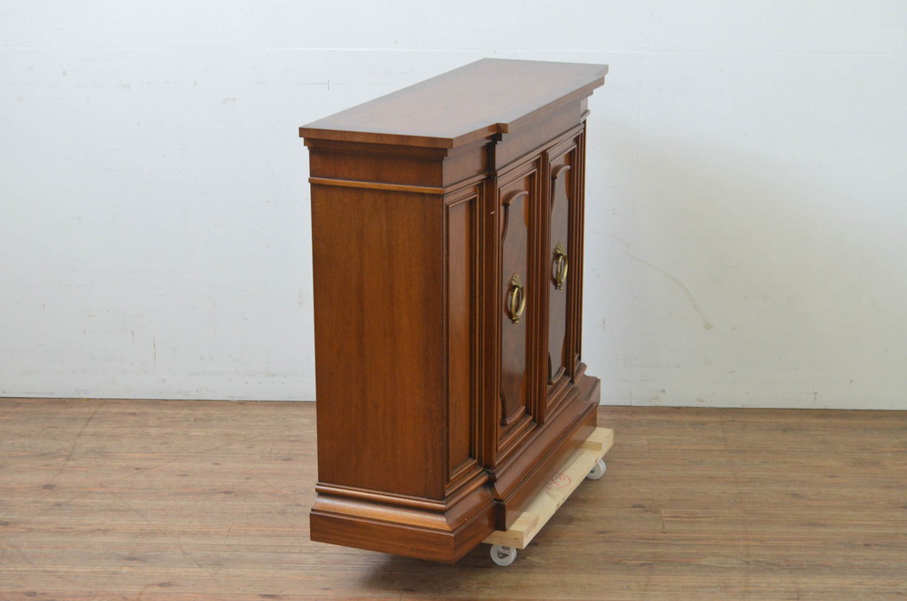 中古　美品!!　DREXEL HERITAGE(ドレクセルヘリテイジ)　FRANCESCA(フランチェスカ)　マホガニー材　クラシカルな佇まいが美しいサイドボード(クレデンザ、クリデンザ、収納棚、戸棚、サイドキャビネット、ホールチェスト)(R-069113)
