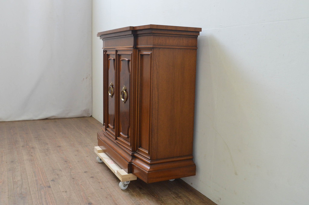 中古　美品!!　DREXEL HERITAGE(ドレクセルヘリテイジ)　FRANCESCA(フランチェスカ)　マホガニー材　クラシカルな佇まいが美しいサイドボード(クレデンザ、クリデンザ、収納棚、戸棚、サイドキャビネット、ホールチェスト)(R-069113)