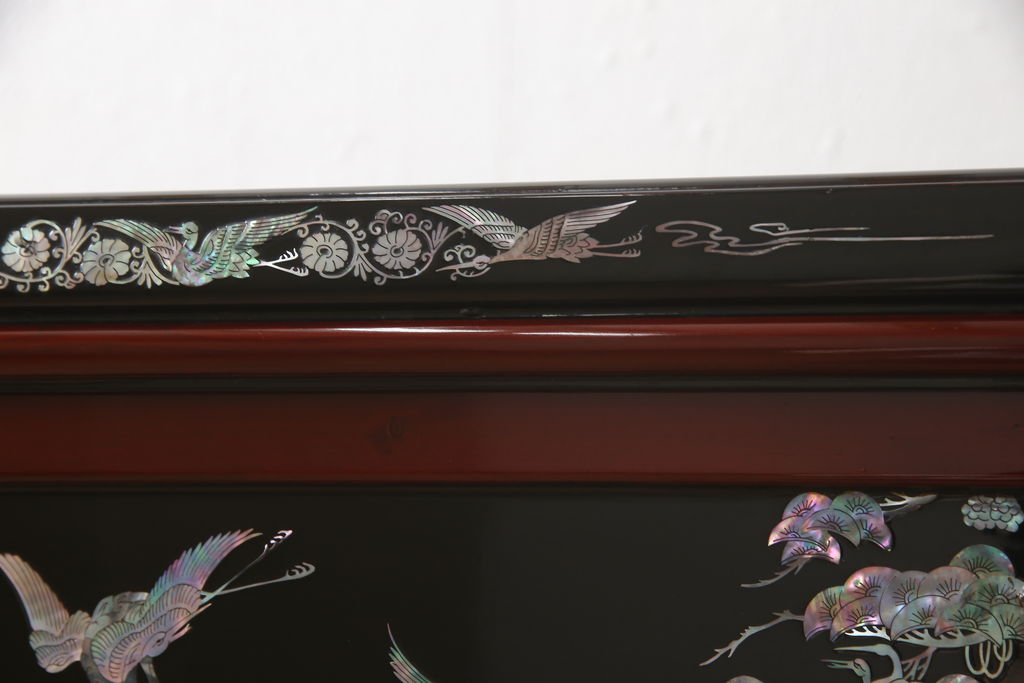 中古　アジア民芸家具　豪華な螺鈿(らでん)細工が美しい飾り棚(ラデン、収納棚、戸棚、茶棚、違い棚)(定価約90万円)(R-060591)