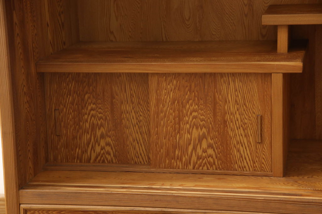 中古　美品　屋久杉　上質な和の空間づくりにおすすめの茶箪笥(茶棚、戸棚、収納棚、飾り棚)(R-054623)