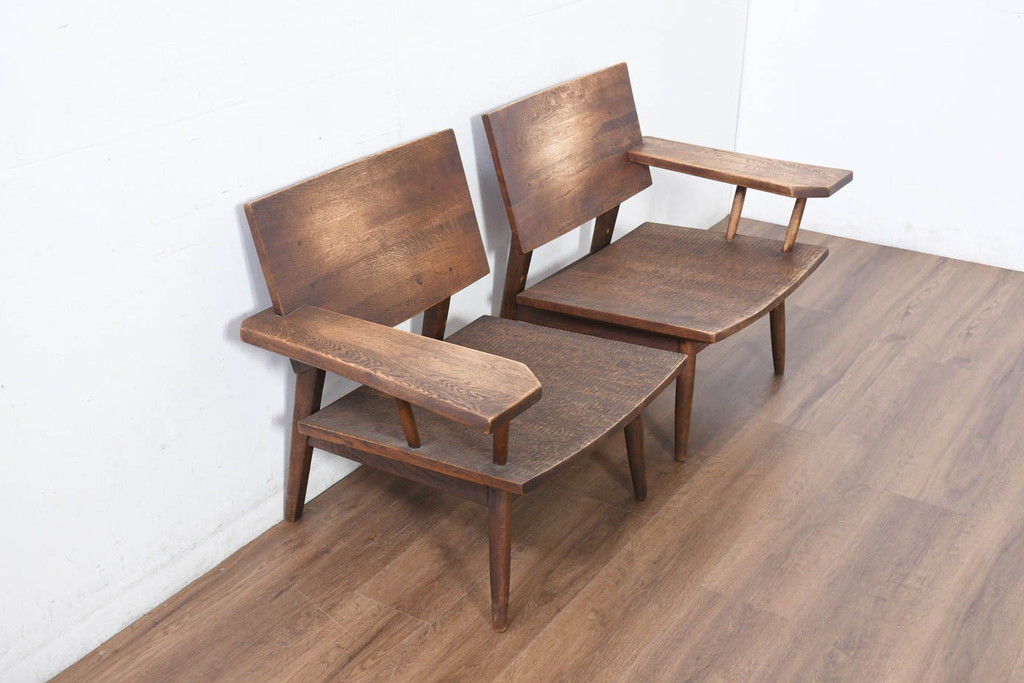 中古　希少な廃番品　久和屋　SCANDECK(スカンディック)シリーズ　オーク材の杢目が美しい重厚な一人掛けソファ2脚セット(アームチェア、ローチェア、リビングチェア、板座チェア、ダイニングチェア、イス、椅子、バラ売り可能)(R-082308)