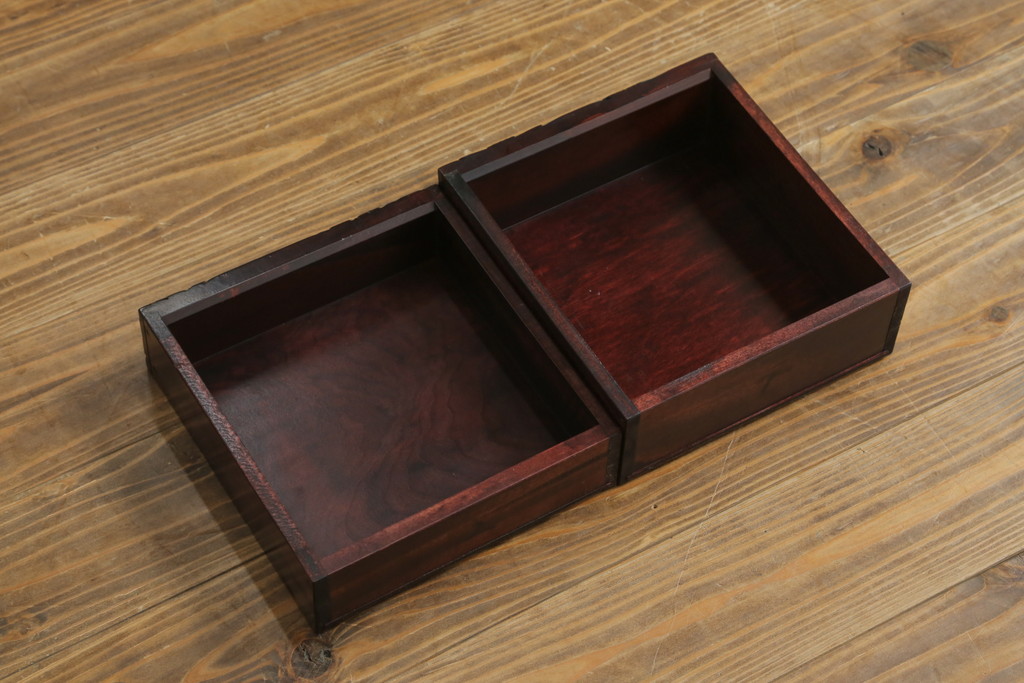 中古　美品　日光彫り　大胆にあしらわれた花の意匠が魅力的な小引き出し(小物収納、卓上収納)(R-071399)