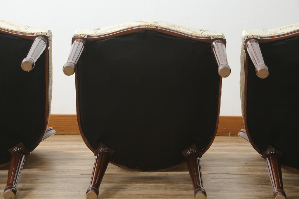 中古　スペイン高級家具　気品のある佇まいで空間を引き立てるダイニングチェア4脚セット(椅子、イス)(R-074500)