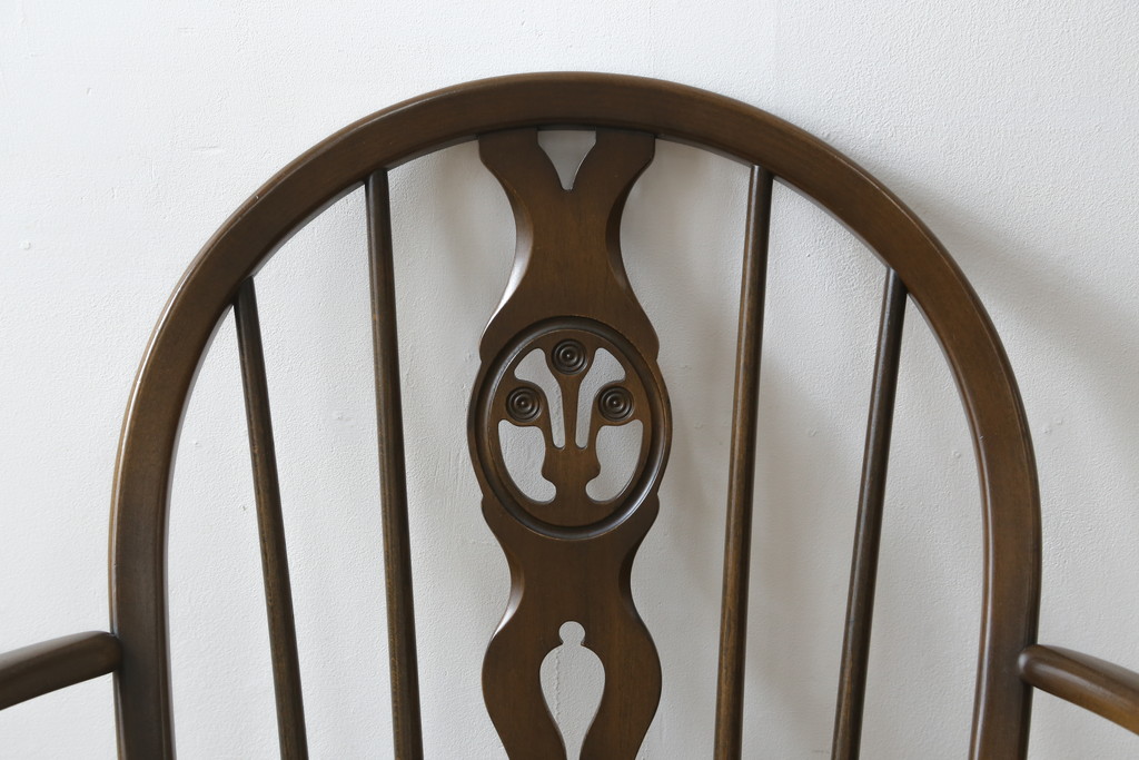 イギリスビンテージ　ERCOL(アーコール)　クッション付きシスルバックチェア(椅子、ダイニングチェア、アームチェア、ウィンザーチェア、板座チェア、イス、1人掛け、ヴィンテージ、ウインザーチェア)(R-059507)