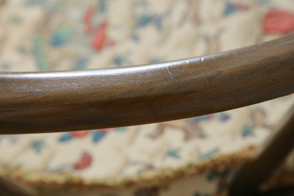 イギリスビンテージ　ERCOL(アーコール)　クッション付きシスルバックチェア(椅子、ダイニングチェア、アームチェア、ウィンザーチェア、板座チェア、イス、1人掛け、ヴィンテージ、ウインザーチェア)(R-059507)
