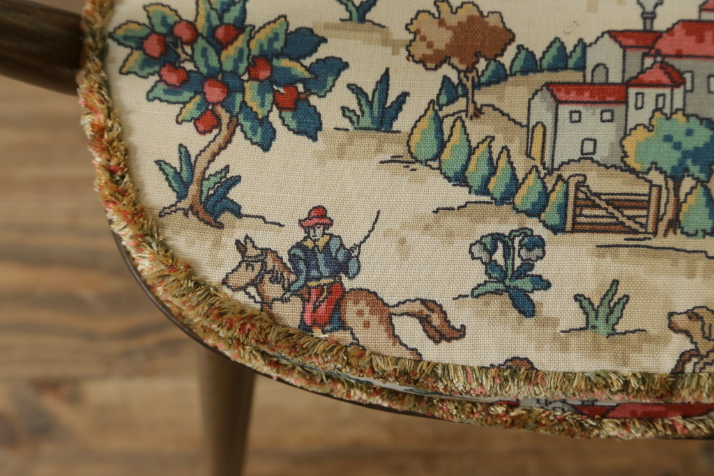 イギリスビンテージ　ERCOL(アーコール)　クッション付きシスルバックチェア(椅子、ダイニングチェア、アームチェア、ウィンザーチェア、板座チェア、イス、1人掛け、ヴィンテージ、ウインザーチェア)(R-059507)