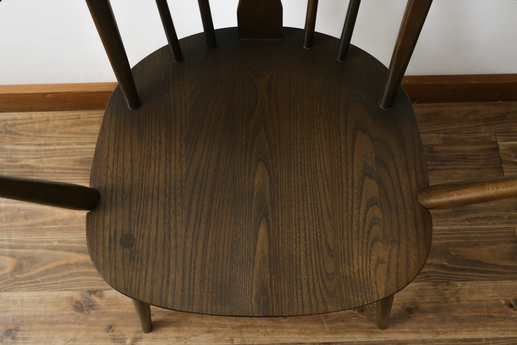 イギリスビンテージ　ERCOL(アーコール)　クッション付きシスルバックチェア(椅子、ダイニングチェア、アームチェア、ウィンザーチェア、板座チェア、イス、1人掛け、ヴィンテージ、ウインザーチェア)(R-059507)